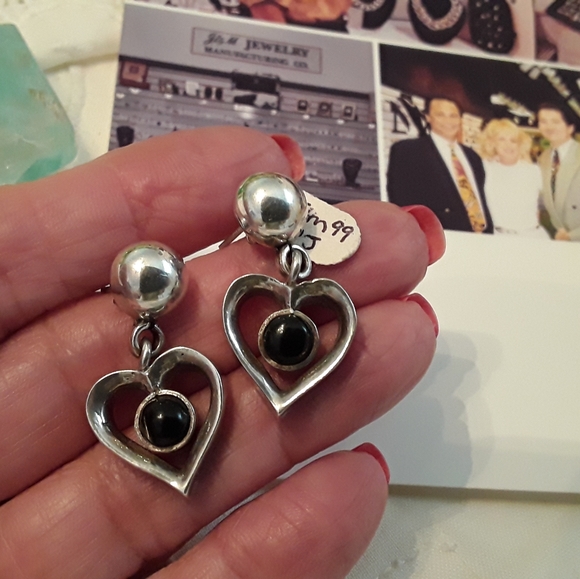 NEW,J&M DESIGNS 925 STERLING ONYX HEART EARRINGS - Picture 9 of 11
